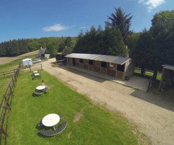 chevaux-guidel-location-de-pré-morbihan-carrière-sable-cheval-finistère-pension-équestre